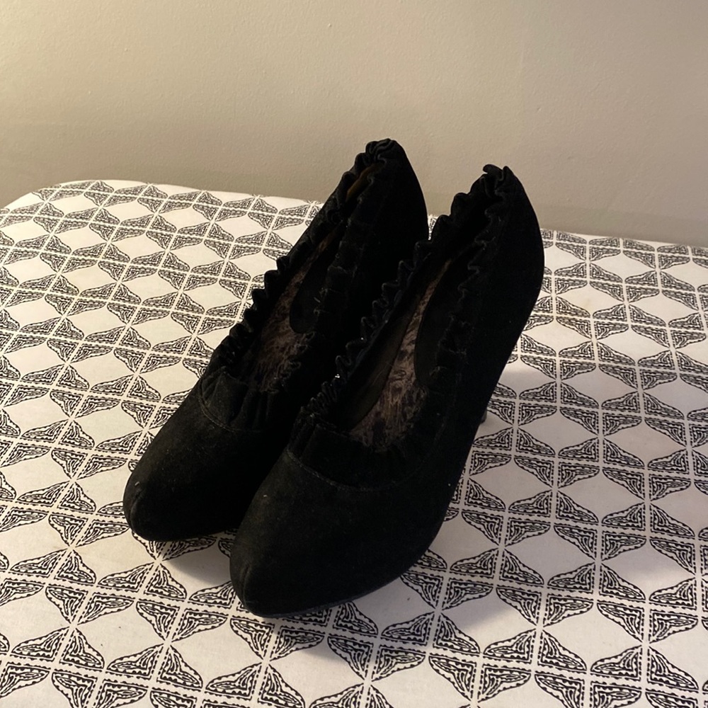 Madden Girl Suede Pumps